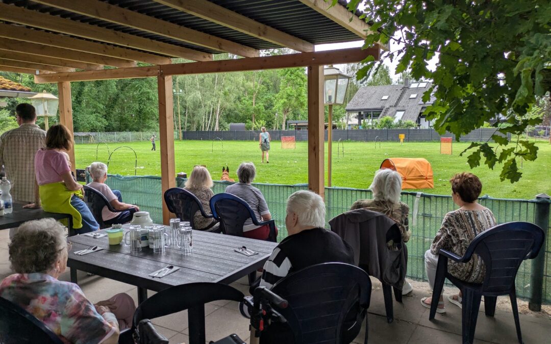 Besuch der Grundschulklasse und AWO